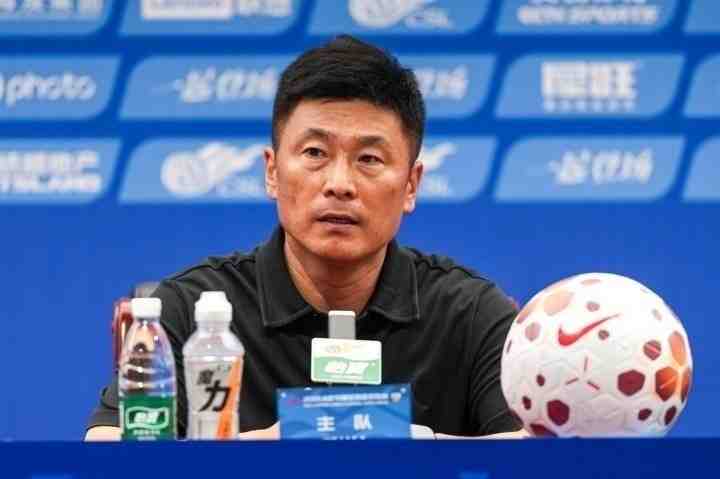 足球报:英博争取最后两轮连胜,概率上是争冠更现实的是“保亚”